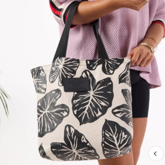 Aloha Collection  Reversible Tote Kalo  NWT - Picture 5 of 6